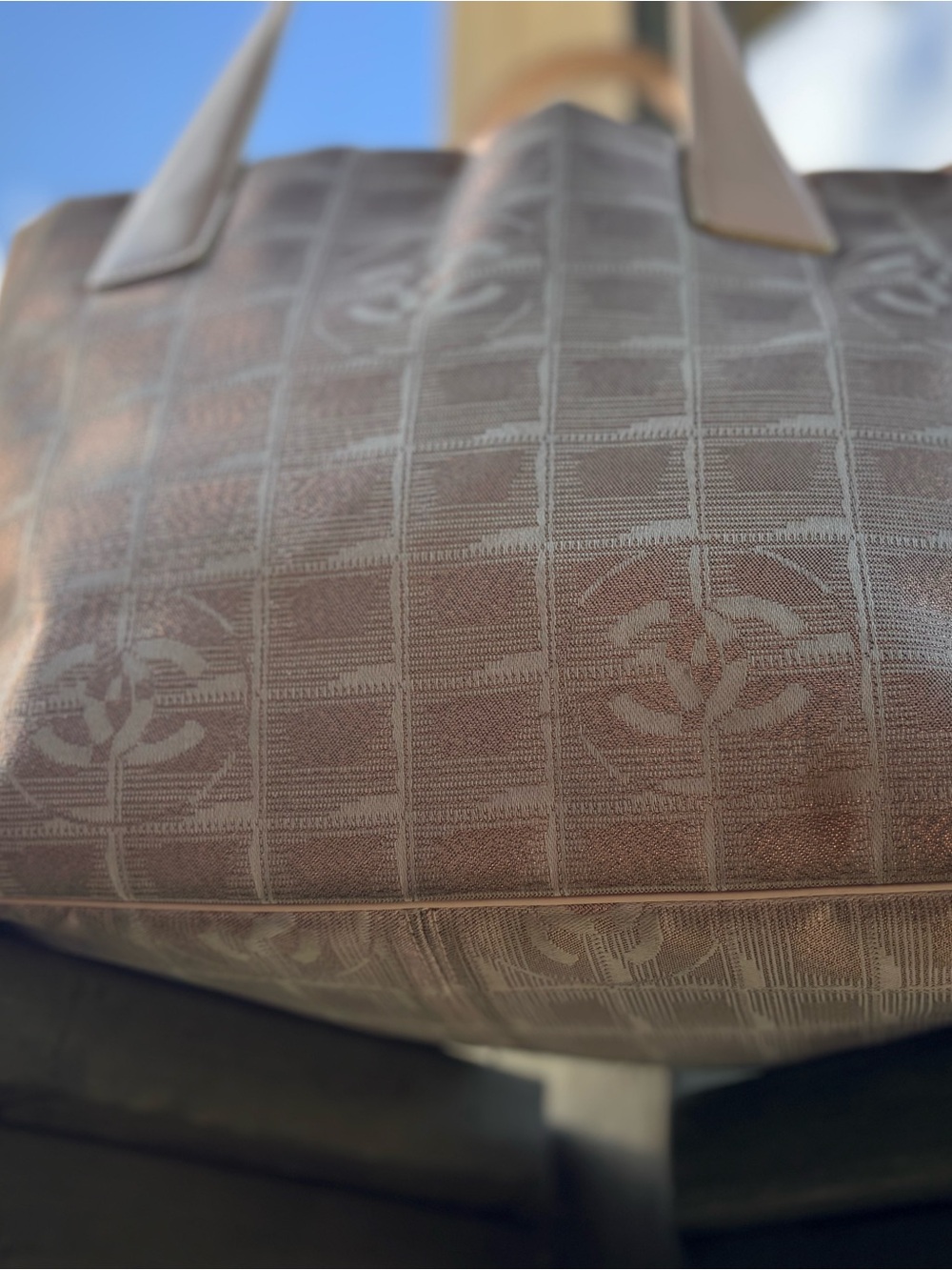 Elegant Chanel Metallic Blush Pink Tote with Subtle Monogram Design - Picture 7 of 8